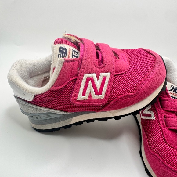 New Balance Pink Toddler Size 5 Sneakers - Picture 3 of 8